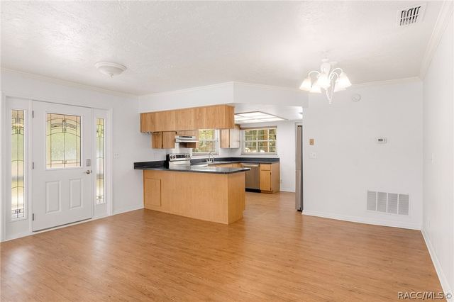 5447 S Boulevard Drive, Homosassa, FL 34448