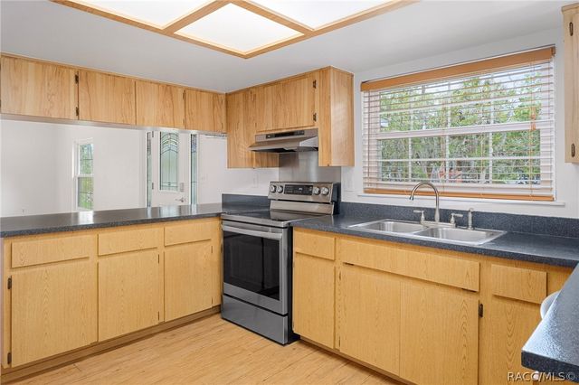5447 S Boulevard Drive, Homosassa, FL 34448