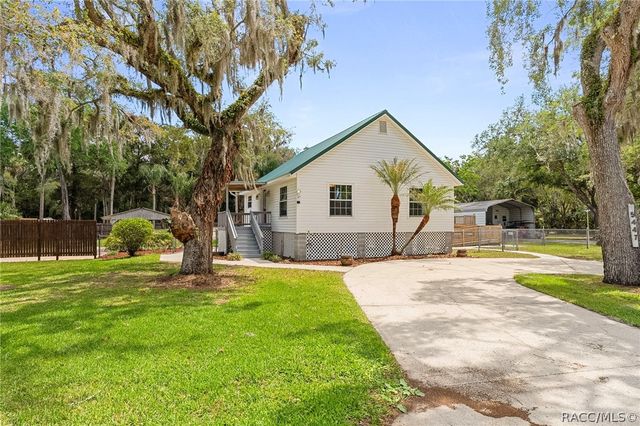 5447 S Boulevard Drive, Homosassa, FL 34448