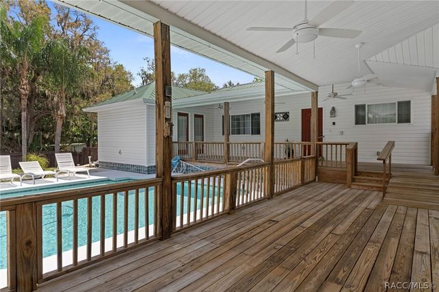 5447 S Boulevard Drive, Homosassa, FL 34448