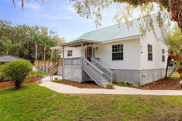 5447 S Boulevard Drive, Homosassa, FL 34448