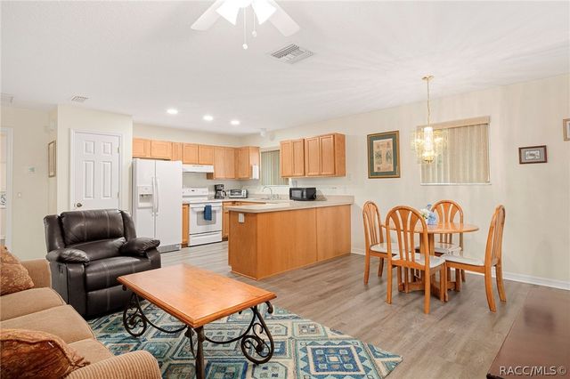5447 S Boulevard Drive, Homosassa, FL 34448