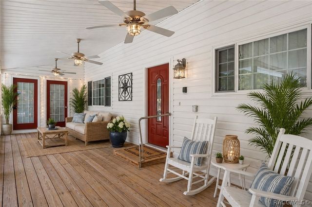 5447 S Boulevard Drive, Homosassa, FL 34448