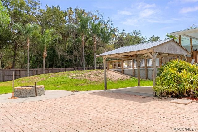 5447 S Boulevard Drive, Homosassa, FL 34448