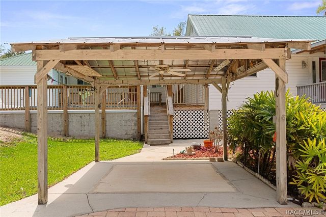 5447 S Boulevard Drive, Homosassa, FL 34448