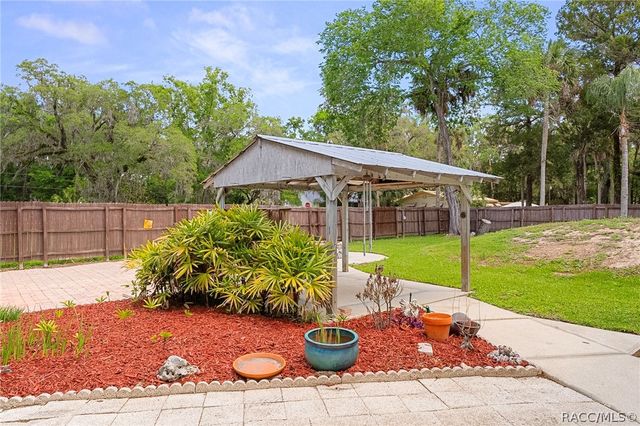 5447 S Boulevard Drive, Homosassa, FL 34448