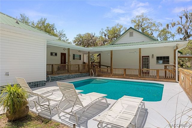 5447 S Boulevard Drive, Homosassa, FL 34448