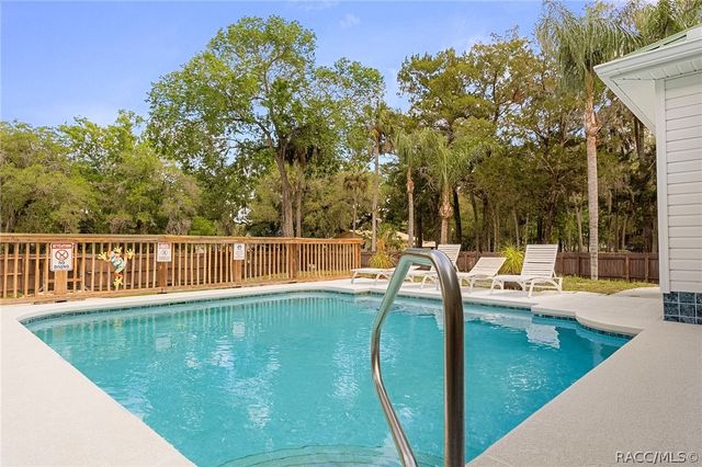 5447 S Boulevard Drive, Homosassa, FL 34448