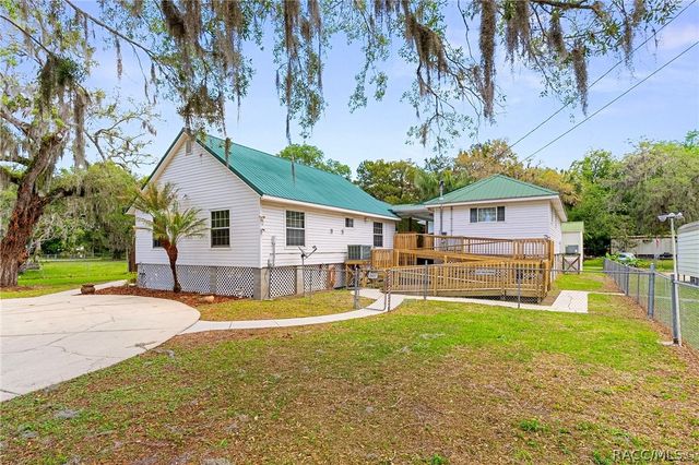 5447 S Boulevard Drive, Homosassa, FL 34448