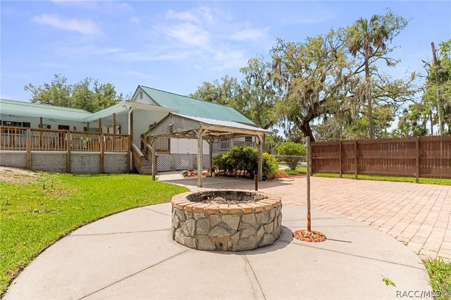 5447 S Boulevard Drive, Homosassa, FL 34448