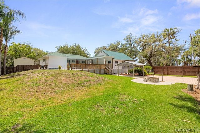 5447 S Boulevard Drive, Homosassa, FL 34448