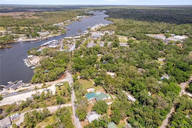 5447 S Boulevard Drive, Homosassa, FL 34448