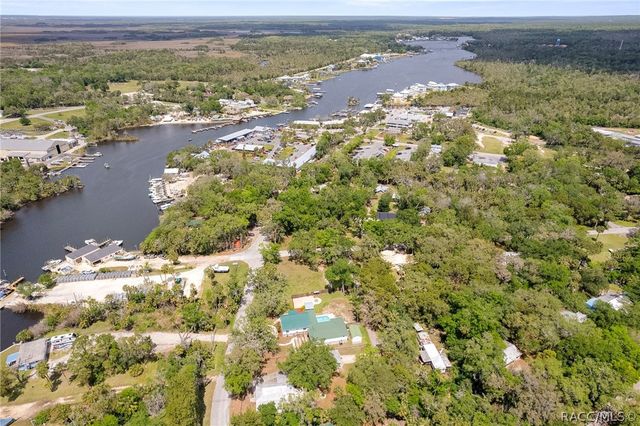 5447 S Boulevard Drive, Homosassa, FL 34448