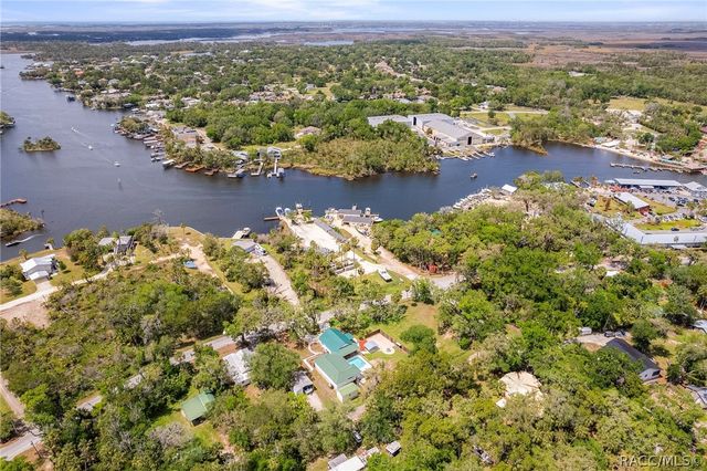 5447 S Boulevard Drive, Homosassa, FL 34448