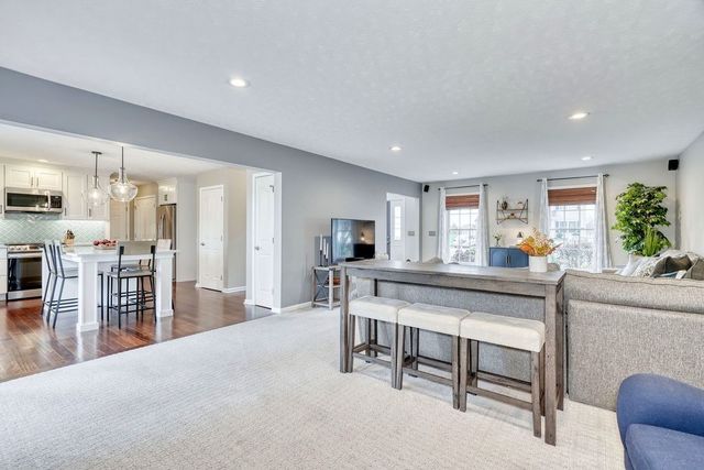 1027 Pondbrook Point, Webster, NY 14580