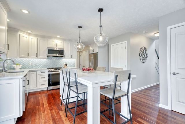 1027 Pondbrook Point, Webster, NY 14580