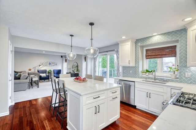 1027 Pondbrook Point, Webster, NY 14580