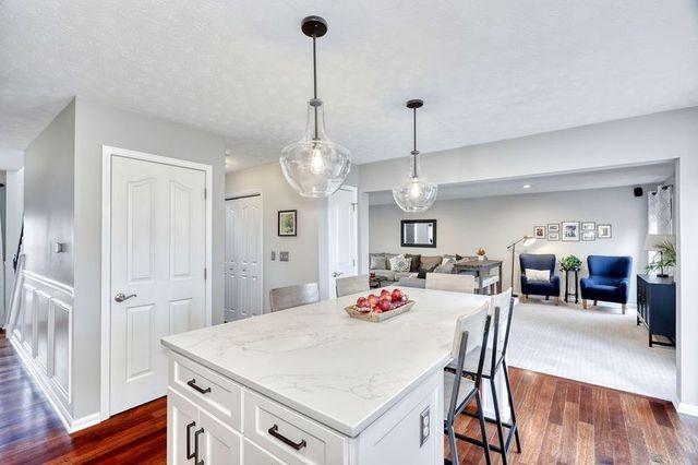 1027 Pondbrook Point, Webster, NY 14580