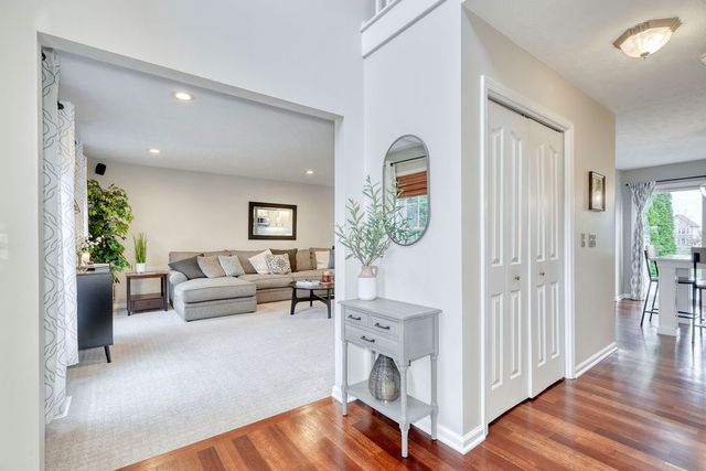 1027 Pondbrook Point, Webster, NY 14580