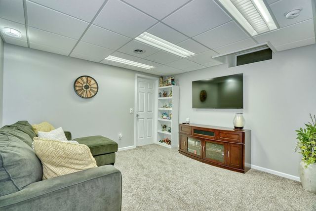 1027 Pondbrook Point, Webster, NY 14580