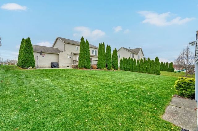 1027 Pondbrook Point, Webster, NY 14580