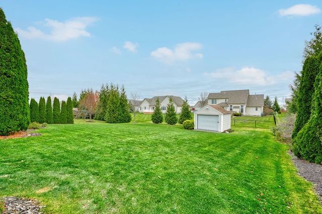 1027 Pondbrook Point, Webster, NY 14580