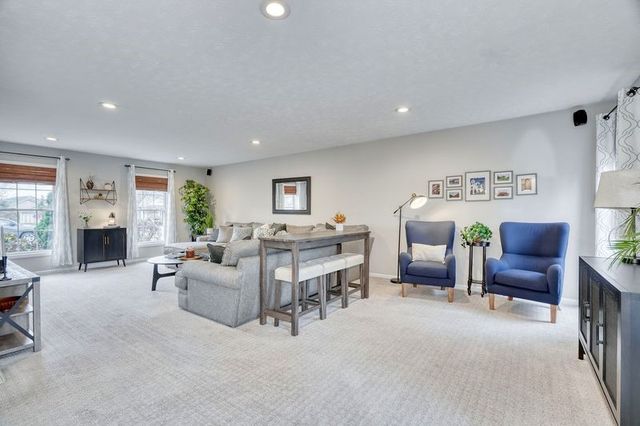 1027 Pondbrook Point, Webster, NY 14580