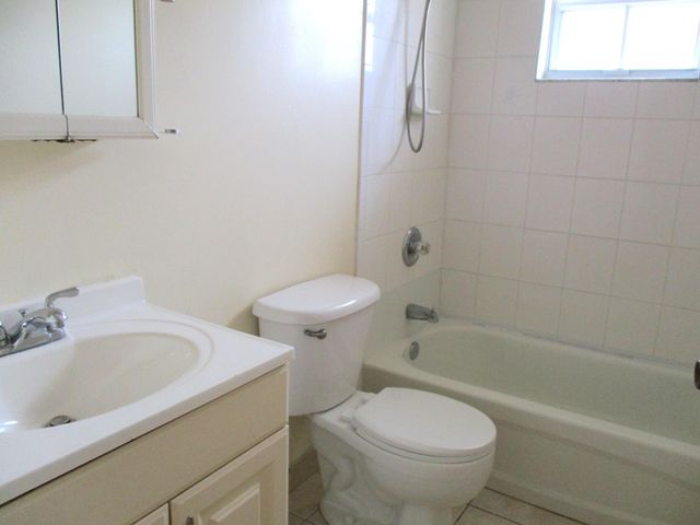 5816 Lincoln Street, Hollywood, FL 33021