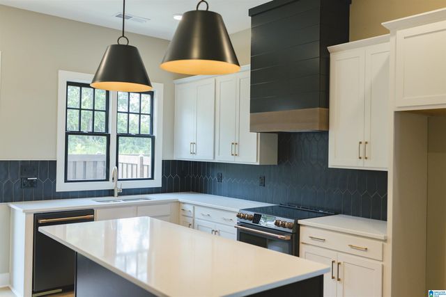 1148 WINDSOR SQUARE, Hoover, AL 35242