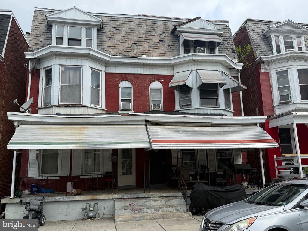 151 W MAPLE ST, York, PA 17401