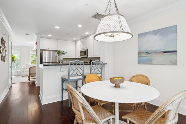 728 S Shelmore Boulevard 201, Mount Pleasant, SC 29464