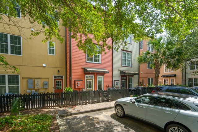 728 S Shelmore Boulevard 201, Mount Pleasant, SC 29464