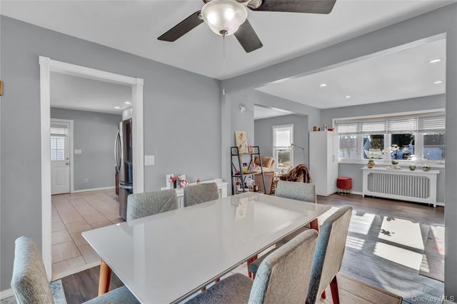 233 Sears Road, West Islip, NY 11795