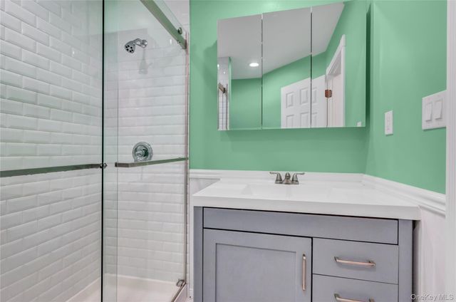 233 Sears Road, West Islip, NY 11795