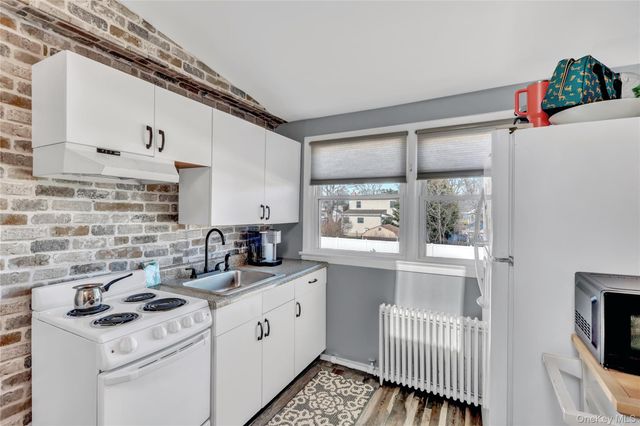 233 Sears Road, West Islip, NY 11795