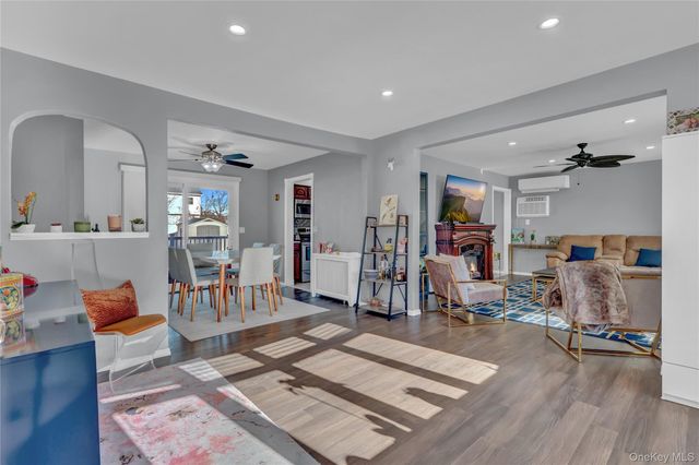 233 Sears Road, West Islip, NY 11795