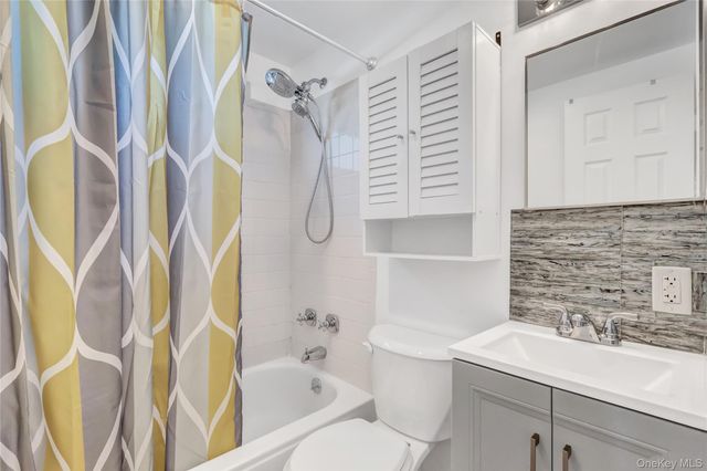 233 Sears Road, West Islip, NY 11795