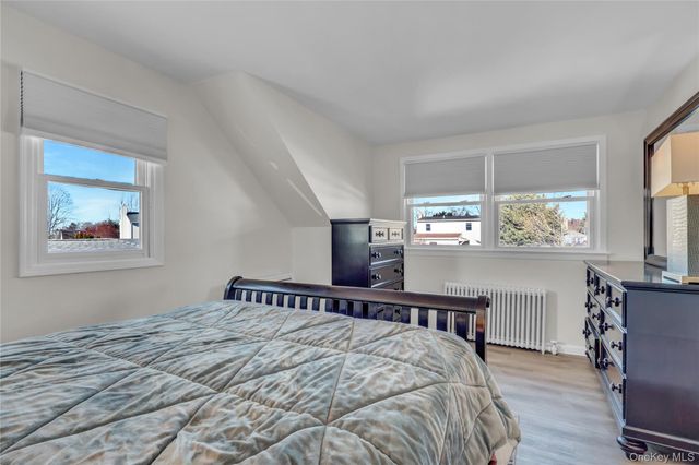 233 Sears Road, West Islip, NY 11795