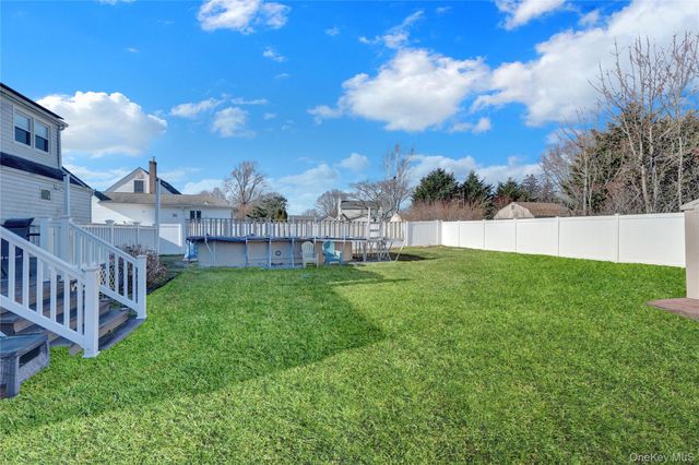 233 Sears Road, West Islip, NY 11795