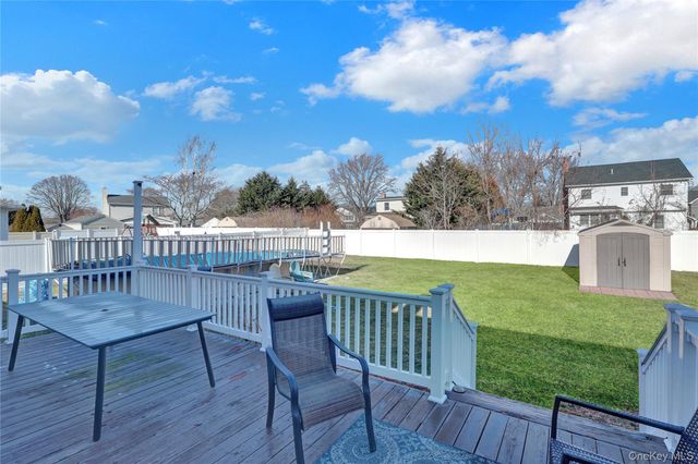 233 Sears Road, West Islip, NY 11795