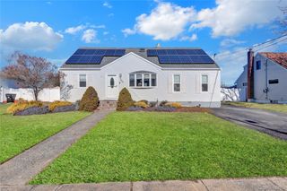 233 Sears Road, West Islip, NY 11795