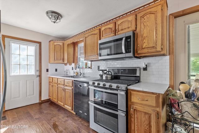 9438 Morgan County Hwy, Sunbright, TN 37872