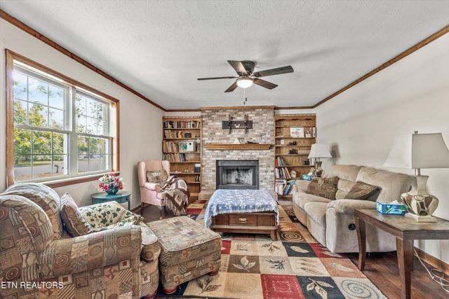 9438 Morgan County Hwy, Sunbright, TN 37872