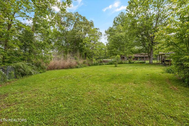 9438 Morgan County Hwy, Sunbright, TN 37872