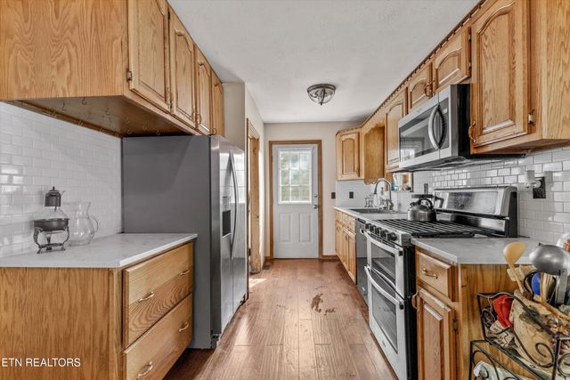 9438 Morgan County Hwy, Sunbright, TN 37872