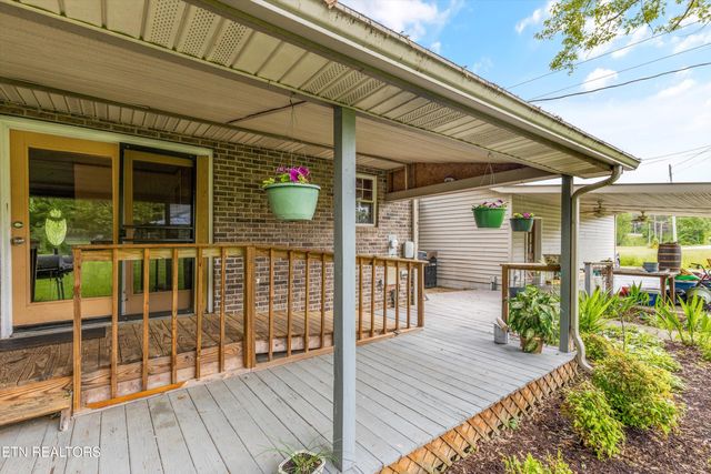 9438 Morgan County Hwy, Sunbright, TN 37872