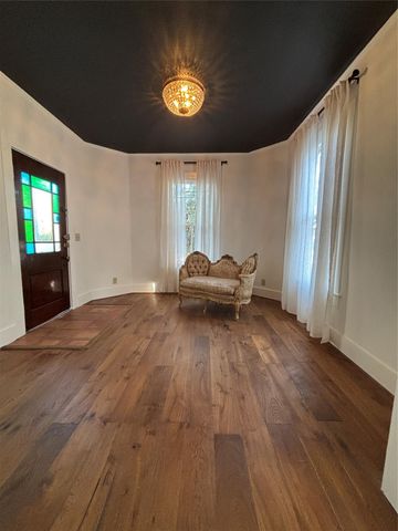 613 14th Street, Galveston, TX 77550