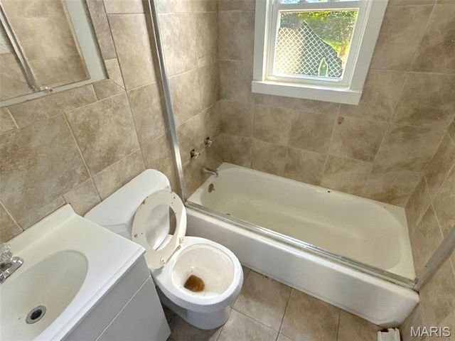 1749 Sinnott Circle, Independence, MO 64050