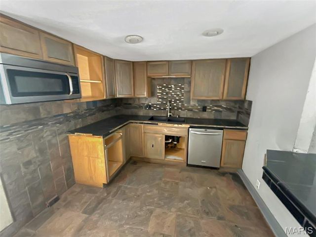 1749 Sinnott Circle, Independence, MO 64050