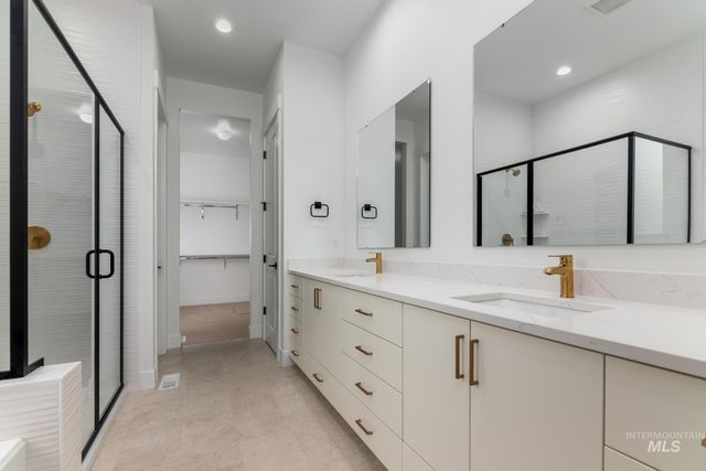 5174 W River Oaks Dr, Meridian, ID 83646